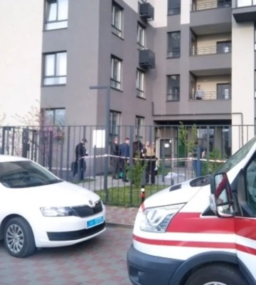 На вулиці Княгині Ольги у Львові хлопець та дівчина впали з даху будинку: обоє загинули