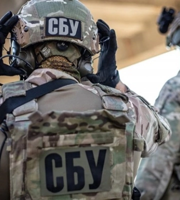 На Житомирщине женщина, гуляя с ребенком, корректировала удары РФ На Житомирщине женщина, гуляя с ребенком, корректировала удары РФ