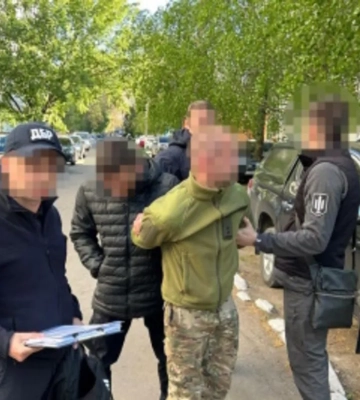 Замість фронту відправив бійців робити ремонт у квартирі: на Одещині ДБР затримала командира військової частини