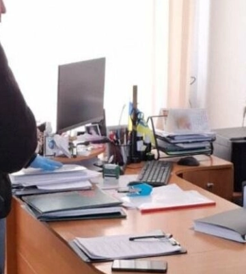 На Львівщині директор будівельної фірми привласнив майже 700 тисяч на ремонті гуртожитку для ВПО