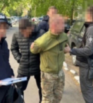 На Одещині ДБР викрило посадовця військової частини, який відправив бійців робити йому ремонт квартири замість служби на передовій