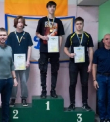 Олександр Сєнкевич нагородив переможців чемпіонату Миколаєва з кульової стрільби