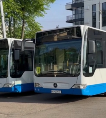 Рівне отримало ще два нових автобуси