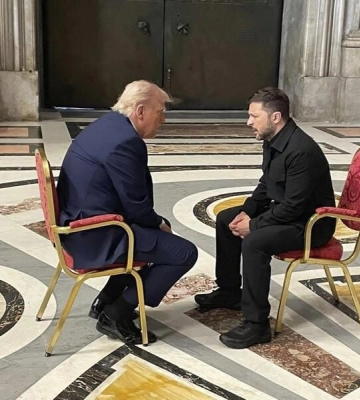Детали встречи в Ватикане: Зеленский во время разговора с Трампом призвал изменить подход к Путину и поднял вопрос Крыма — Axios