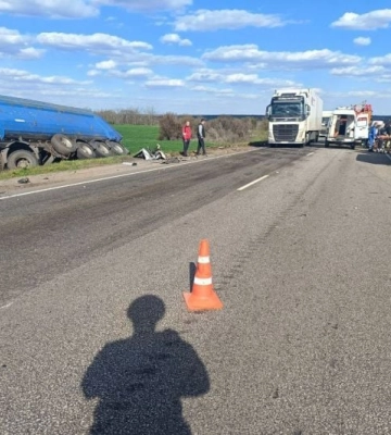 Шокирующее ДТП под Мелитополем: легковушка протаранила фуру, пострадал 6-летний ребенок