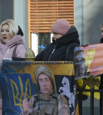 На підтримку полонених та безвісти зниклих у Полтаві влаштують автопробіг