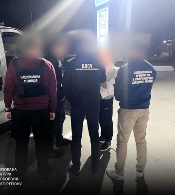 На Львівщині затримали провідника, який обіцяв допомогти перетнути кордон через ліс до Євросоюзу