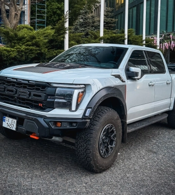 700-сильный монстр: в Украину привезли экстремальный пикап Ford за $112 000 