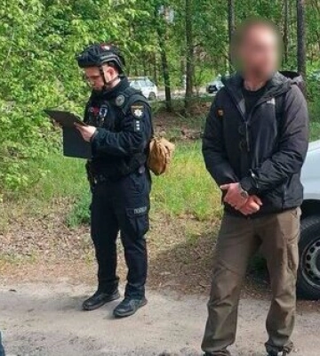 Погрожував працівникам ТЦК ножем: на Харківщині поліція затримала чоловіка. ФОТОрепортаж