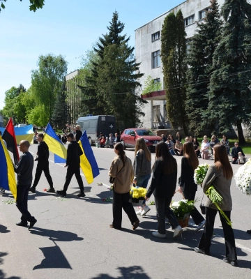 Загинув на Харківщині: волиняни попрощаються з Героєм Романом Возняком