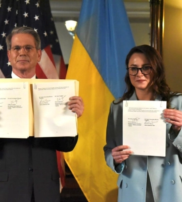 Україна та США нарешті підписали угоду: що це означає