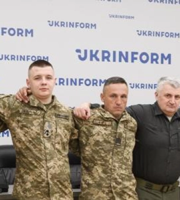 У столиці України нагородили людей, які тримають нашу землю на полі бою