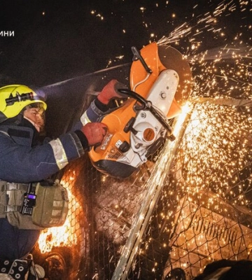 На Харьковщине из-за атаки БПЛА возник пожар на территории двух предприятий