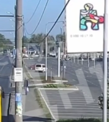 Автобус протаранив легковик: у Дніпрі біля «Каравану» сталася аварія