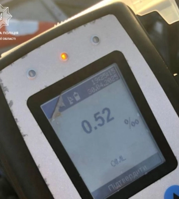 На Дубенщині патрульні зупинили нетверезу водійку, яка позбавлена права керування на 10 років