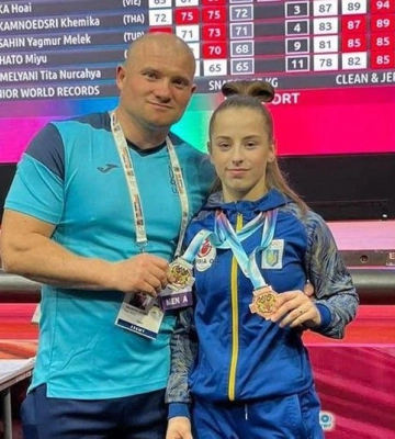 Юна спортсменка з Волині здобула дві нагороди на Чемпіонаті світу з важкої атлетики