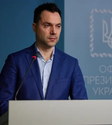 Зеленский ввел санкции против Арестовича и других Зеленский ввел санкции против Арестовича и других