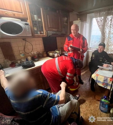 У Харкові 74-річний чоловік офіційно заявив до поліції про те, що його побив власний син