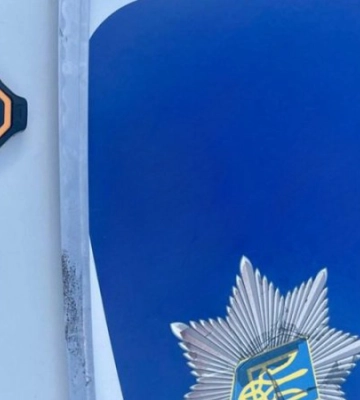 У Києві патрульні затримали чоловіка з мечем