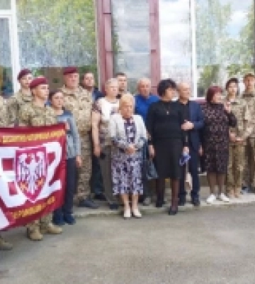 На Кіровоградщині у школі відкрити меморіальні дошки воїнам-випускникам. ФОТО