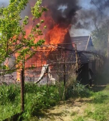 Ворог атакував три райони Дніпропетровщини: поранено жінку, пошкоджено будинки і газогін, загинуло 30 голів свійських тварин.&amp;hellip;