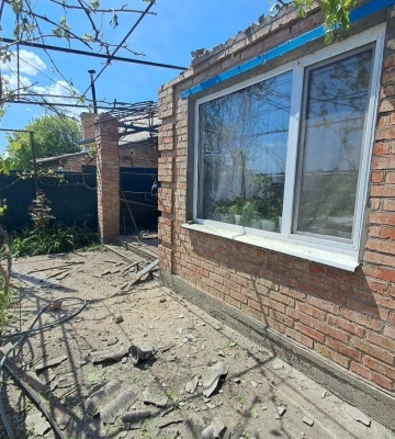 Зруйновано будинки та вбито 30 свійських тварин: ворог атакував три райони Дніпропетровщини