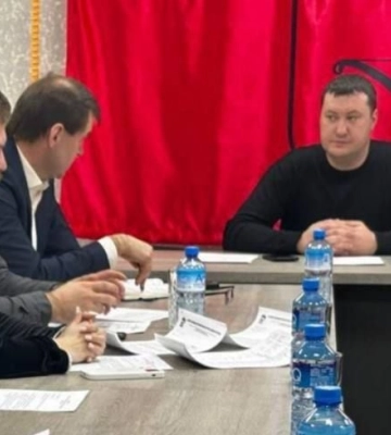 Сначала разворовали, теперь будут развивать – под Мелитополем «поднимать» села будет «единорос»-предатель (Скрины)