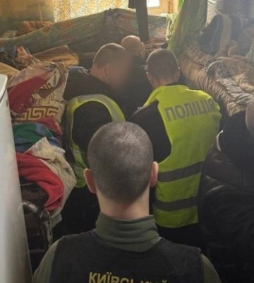 У Києві судитимуть чоловіка, який із СІЗО продавав неіснуючі дрова