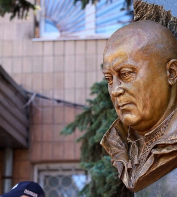 В Харькове открыли памятник полицейскому