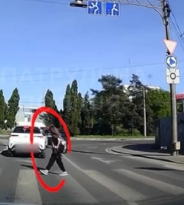 У Луцьку патрульні спіймали водія, який не пропустив пішохода (Відео)