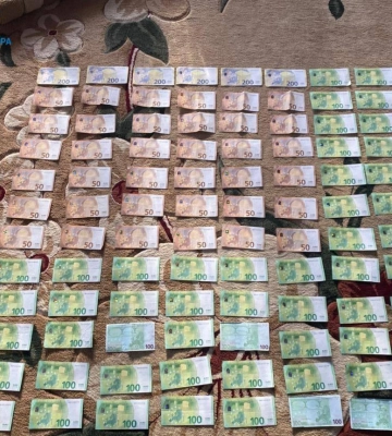 Черкащанка створила злочинну організацію: 17 осіб отримали підозри за поширення наркотиків