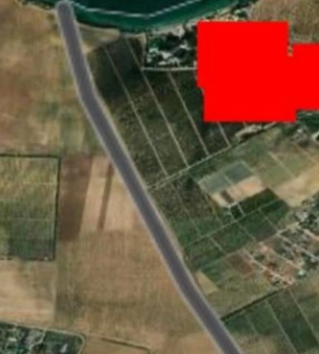 В крымских телеграм-каналах публикуют видео пожара, который возник неподалеку от поселка Кача после ночной атаки БпЛА