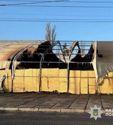 За підпал намету на Соборній у Чернівцях чоловіку загрожує 10 років ув’язнення