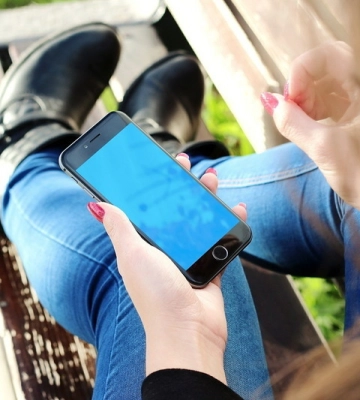 На Львівщині жінка вкрала з телефону своєї товаришки понад 90 тис. грн