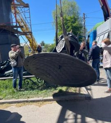 У Полтаві розпочали демонтаж пам&#039;ятника на місці відпочинку Петра І