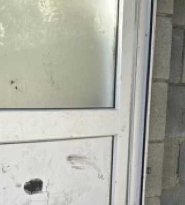 Хулігани знищили новий громадський туалет у Сарнах