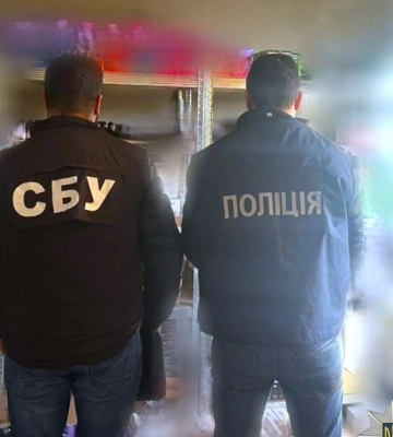 На Прикарпатті група молодиків виготовляли і продавали електронні сигарети (ФОТО)