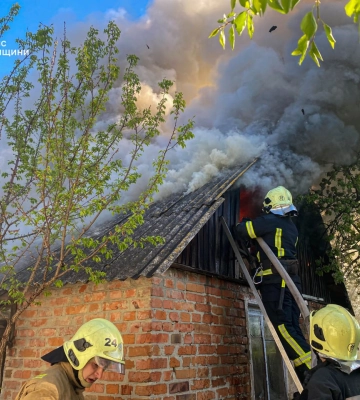 За минулу добу рятувальники Сумщини п’ять разів ліквідовували загоряння у житловому секторі