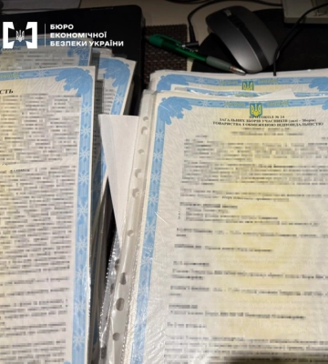 У Чернівцях судитимуть громадянина Молдови за ввіз автівок під виглядом гуманітарки