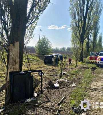 На Київщині автомобіль вилетів з траси у кювет та перекинувся, водій не вижив На Київщині автомобіль вилетів з траси у кювет та перекинувся, водій не вижив