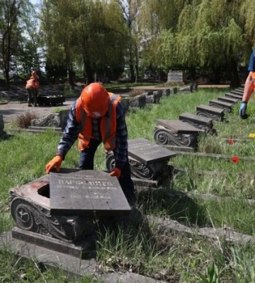 На Пагорбі Слави розпочали демонтаж радянського меморіалу