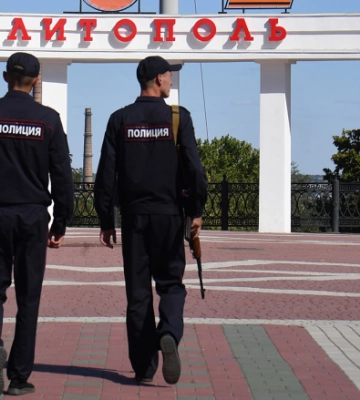 В Мелитополе по квартирам ходят российские «полицейские» и выманивают личные данные под видом переписи населения