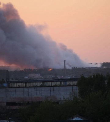 В місті закрили школи: у Житомирі тліє та димить сміттєзвалище. Фото