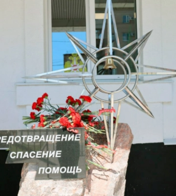 На центральном проспекте Мелитополя появилась новая звезда - оккупанты продолжают “метить” город своими памятниками (Фото,&amp;hellip;