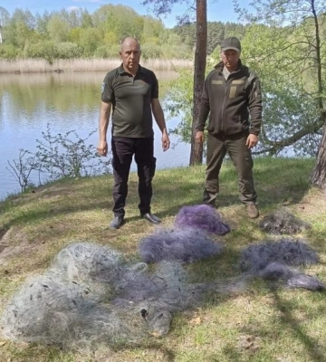 На водоймах Рівненщини знайшли понад 300 метрів заборонених сіток