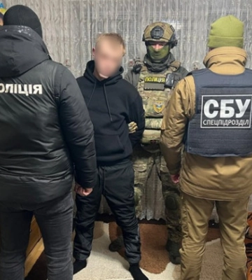 У Хмельницькому судитимуть чоловіка, який вимагав у знайомої 10 тисяч, а потім зґвалтував її