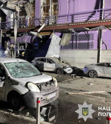 У Києві через нічну атакуБпЛА 11 постраждалих, пошкоджено ТРЦ та житлові будинки