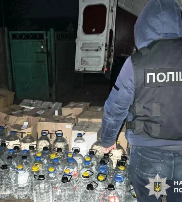 На Вінниччині судитимуть трьох спритників за масштабний збут контрафактних цигарок та алкоголю. ФОТО