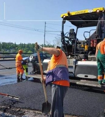 На Миколаївщині частково перекрили смуги руху