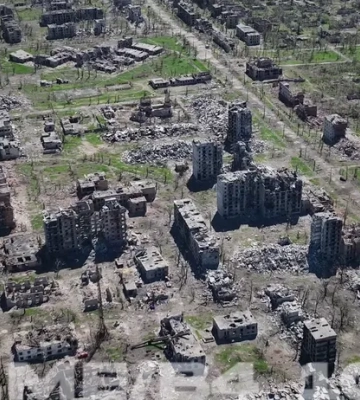 Військові оприлюднили нове відео зруйнованого російськими військами Торецька
